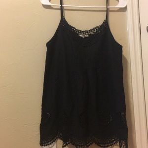 Super cute black top!!
